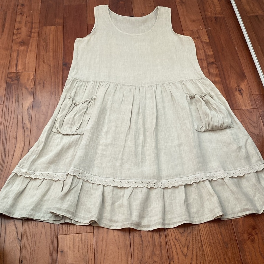 TALLIA Cream Sleeveless Midi Dress